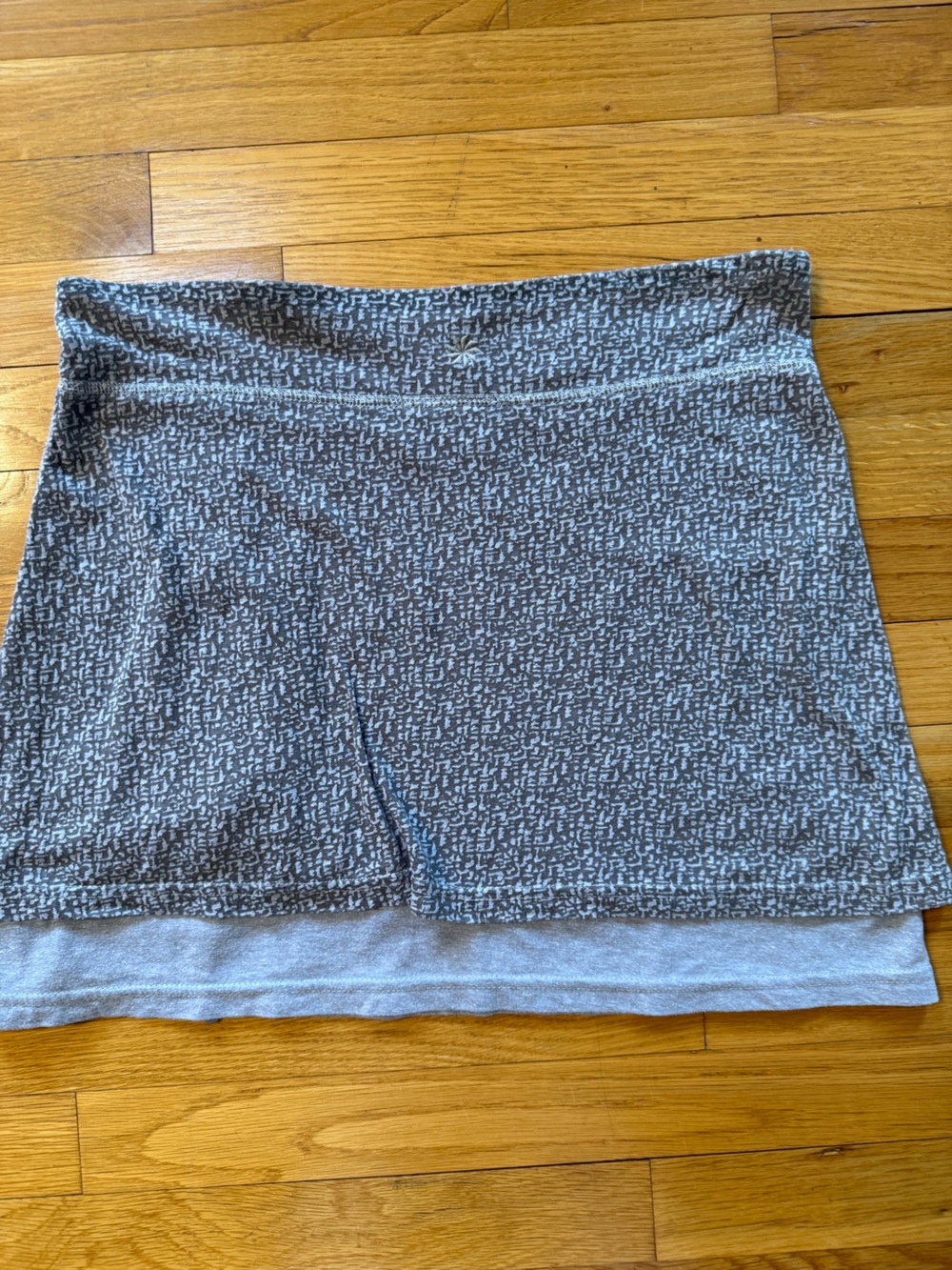 Athleta Gray Patterned Pull-On Skirt - Picture 3 of 3
